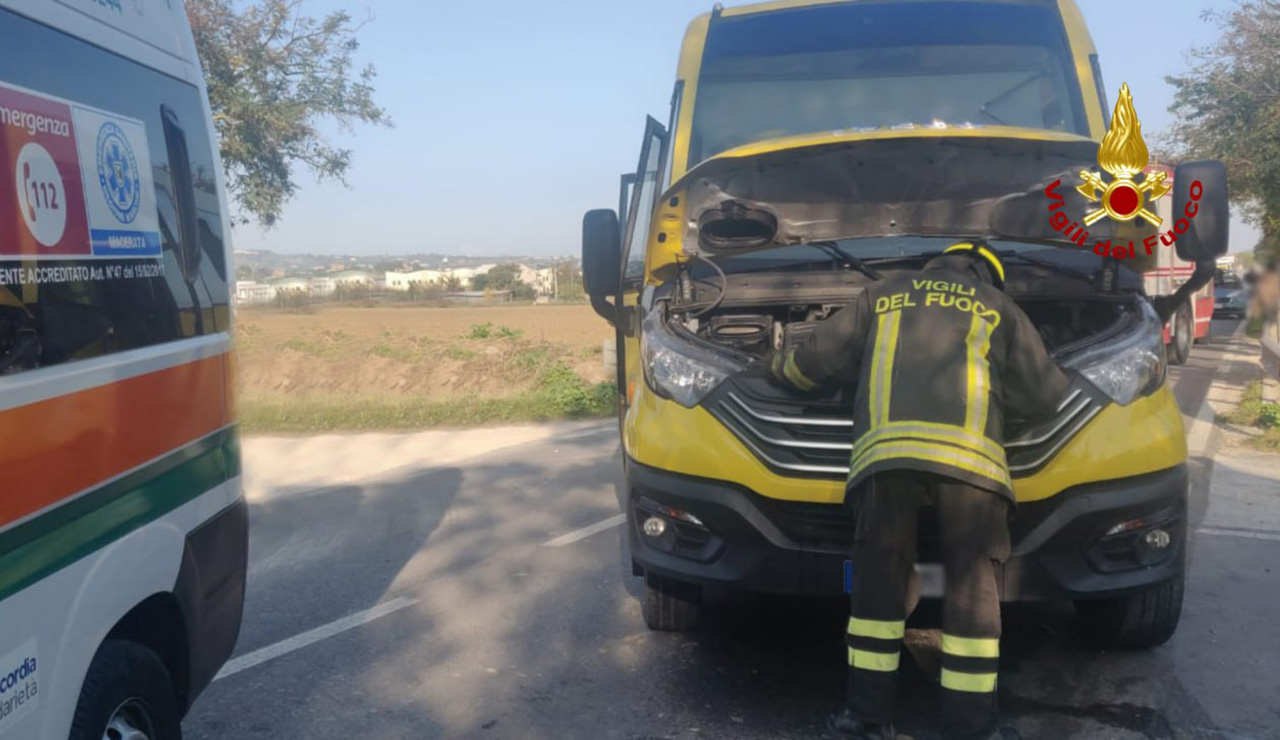 L'incidente a Montecosaro, lo scuolabus