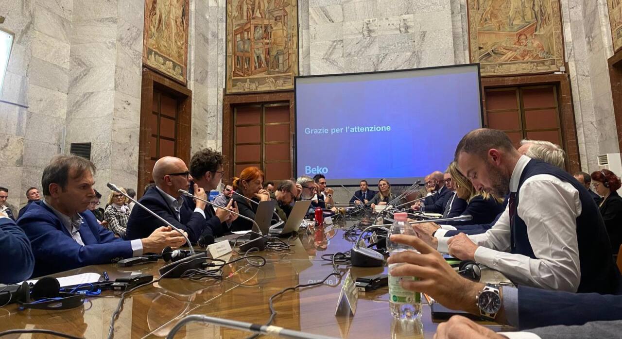 Un momento dell’incontro al Ministero delle Imprese con i vertici di Beko Europe alla presenza del Ministro Urso