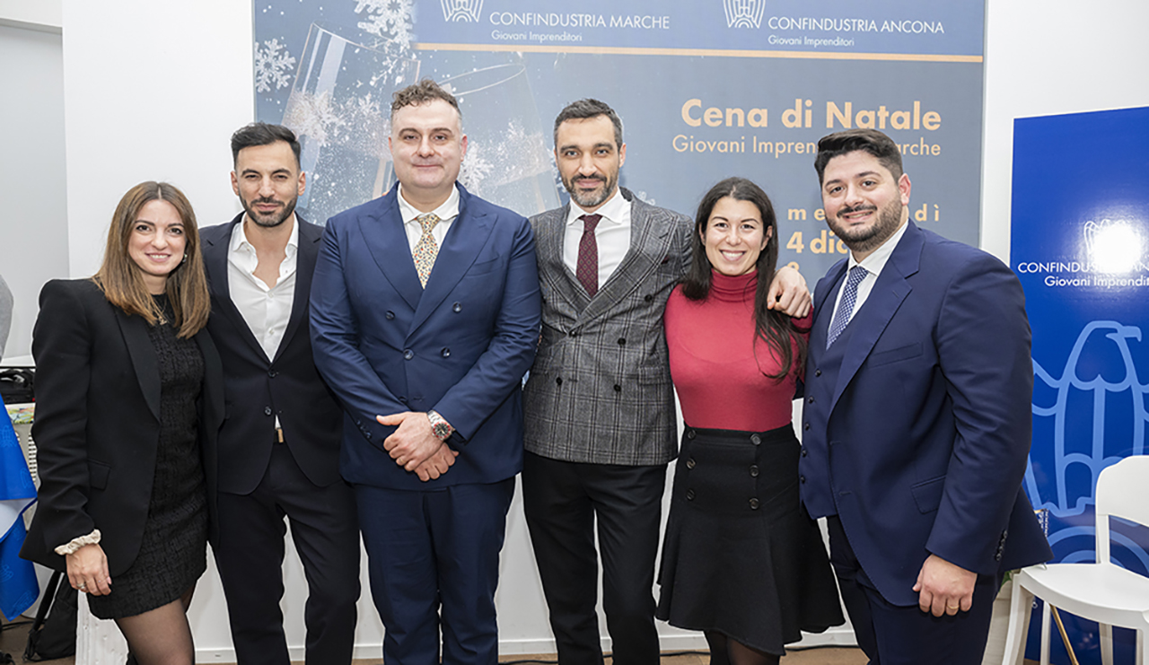 foto di gruppo con i Presidente G.I. delle Associazioni territoriali Giulia Fanesi (Ancona), Pietro Straccia (Ascoli Piceno), Alessio Castricini (Macerata), Cecilia Papalini (Pesaro Urbino);