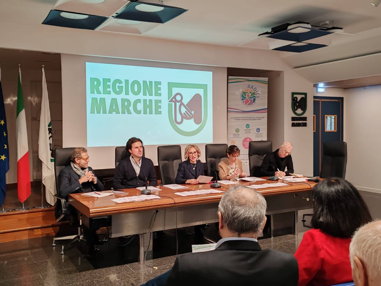 Un momento della presentazione in Regione ad Ancona del progetto "Radici"