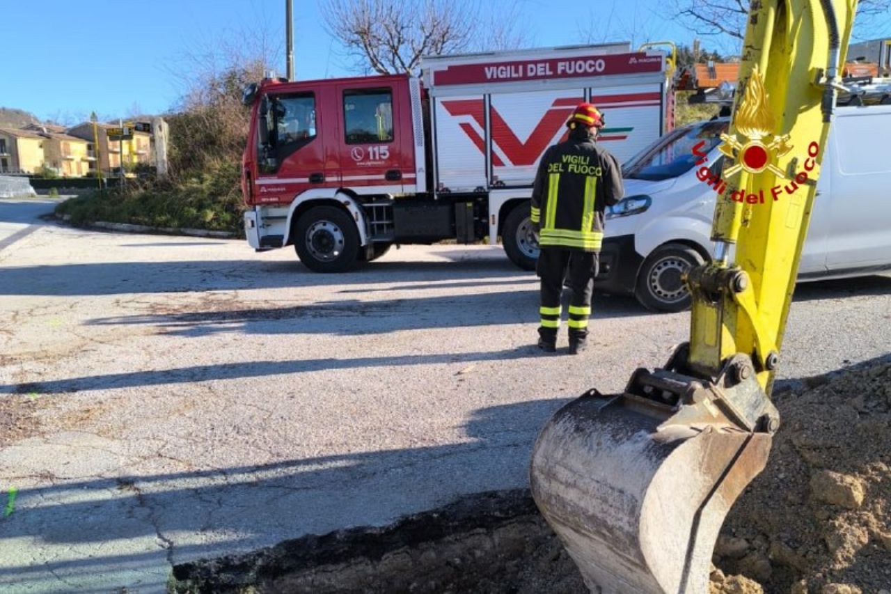 Fuga di gas metano ad Apiro in via Piaggia e via Madonna della Fonte