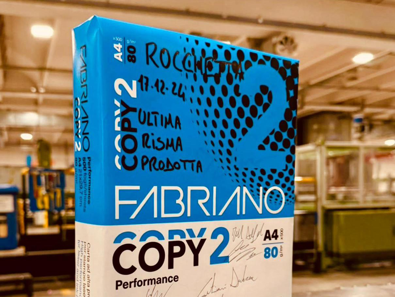 L’ultima risma di carta Fabriano Copy 2 è stata prodotta, tagliata e confezionata nello stabilimento di Giano srl a Rocchetta di Fabriano