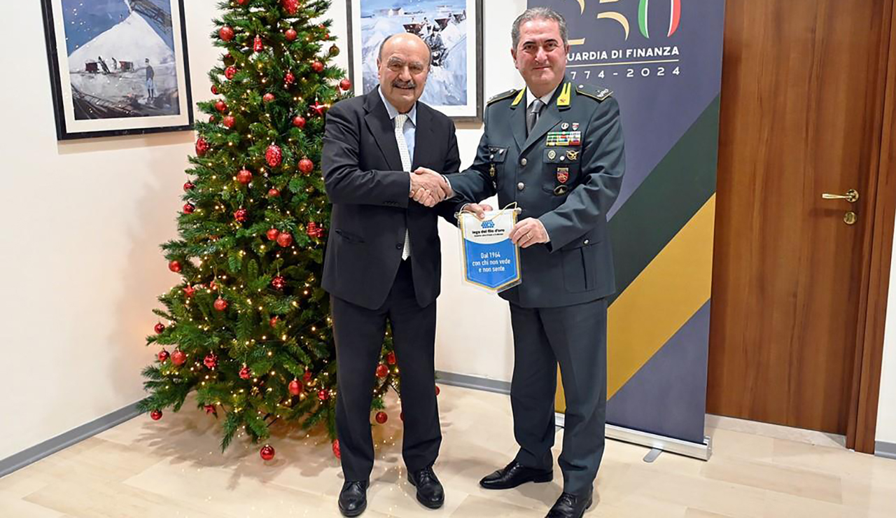 Guardia di Finanza di Ancona per il sociale: raccolta fondi a favore della Lega del Filo d'Oro di Osimo