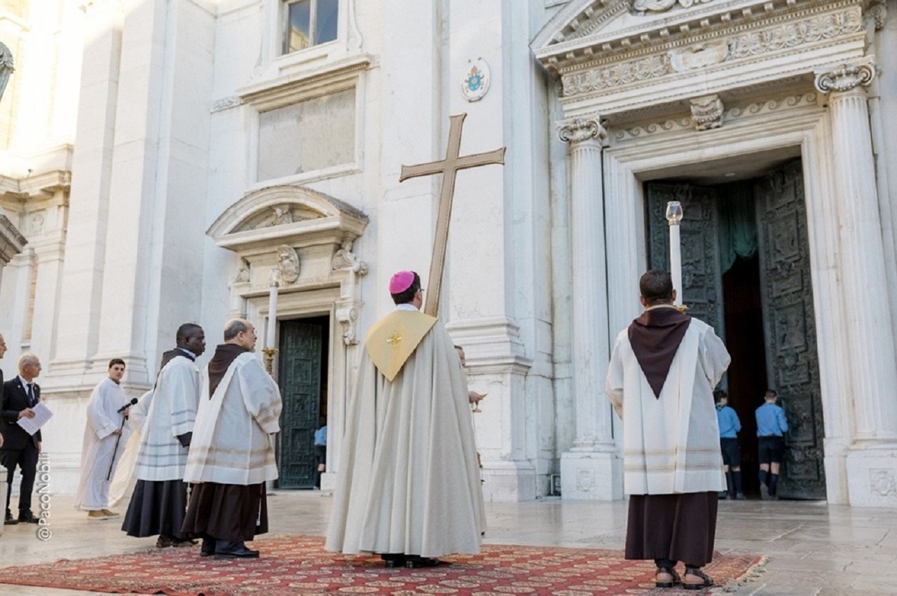 Loreto, aperto l'Anno Giubilare 2025