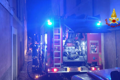 San Severino Marche, paura nella notte: fuoco in un appartamento