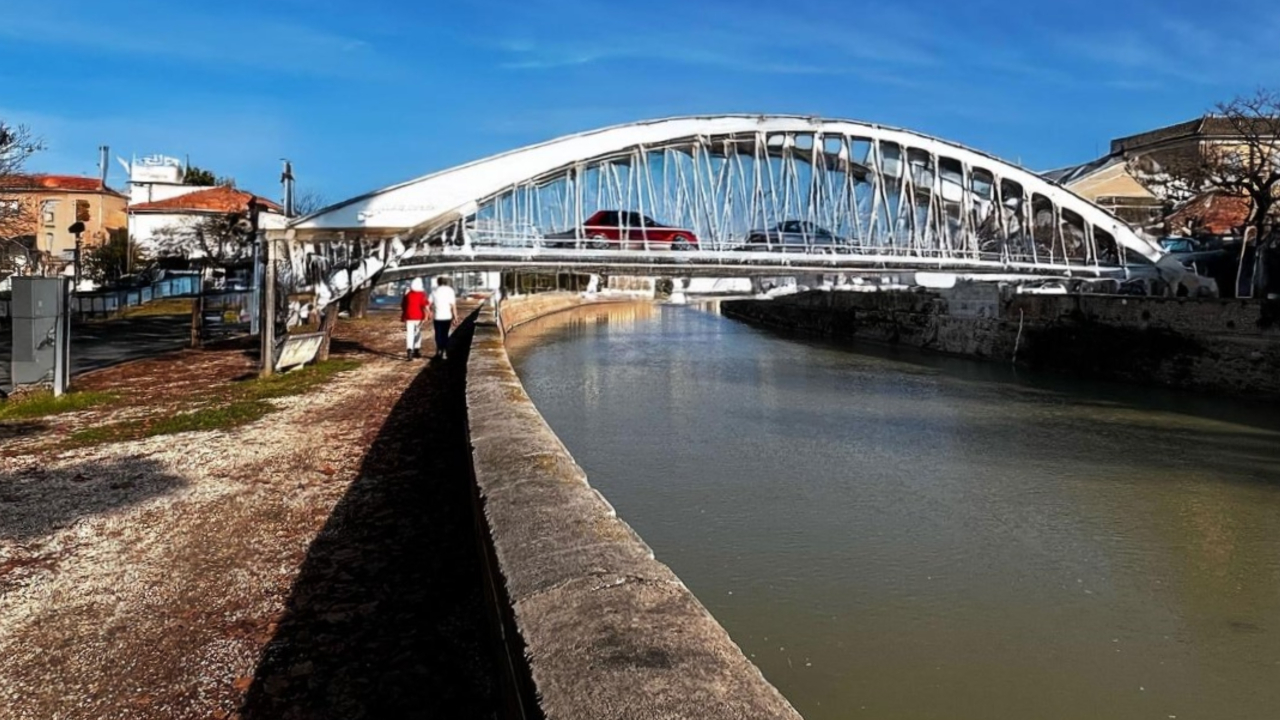 Il nuovo rendering del futuro ponte Garibaldi a Senigallia elaborato da alcune associazioni ambientaliste contrarie al progetto