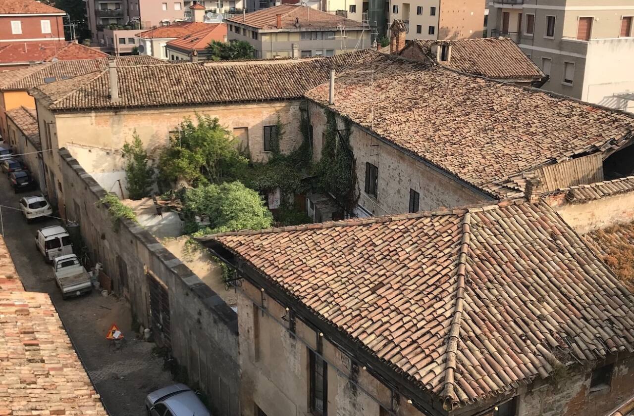 L'"Oratorio della Misericordia" (detto "delle zoccolette"), nel centro storico di Pesaro