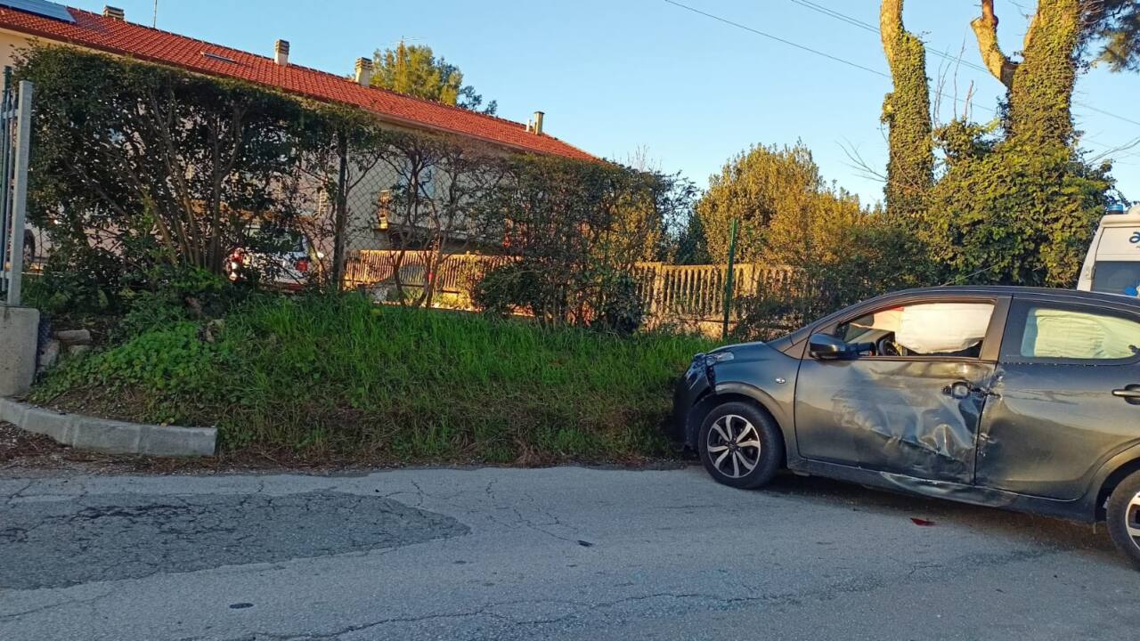 Senigallia, incidente tra tre mezzi