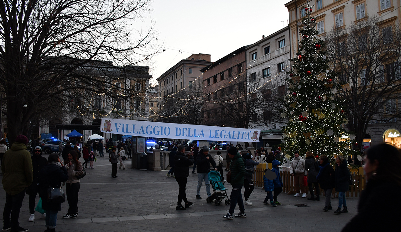 Ancona, le iniziative di solidarietà della Polizia di Stato in vista del Natale