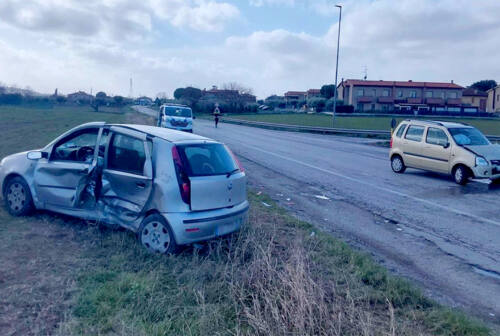 Senigallia, ennesimo incidente all’incrocio di Borgo Catena: due feriti