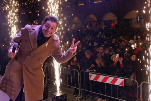 Ascoli, show di Capodanno in piazza. Otto persone intossicate a Carpineto