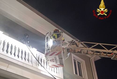 Incendio in casa a Senigallia, un uomo ferito