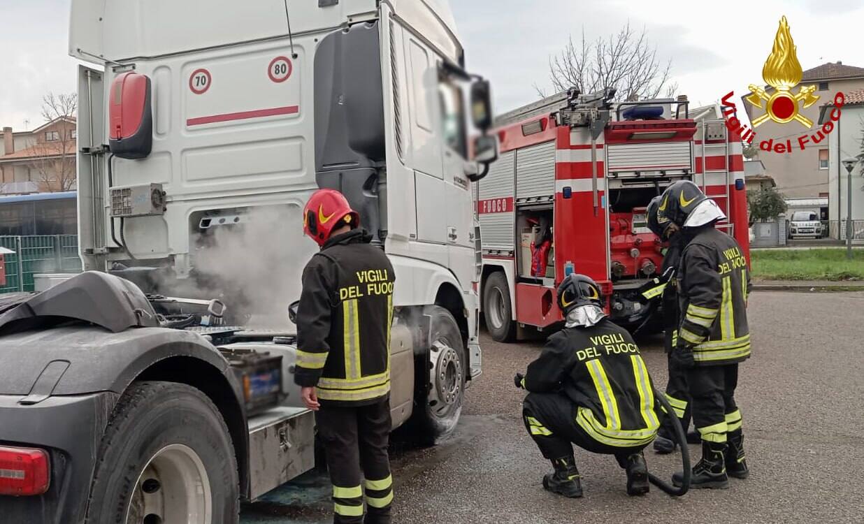 I vigili del fuoco a Chiaravalle