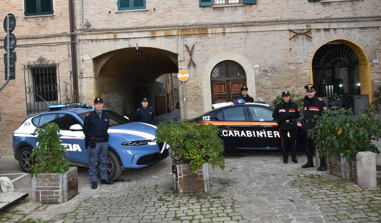 Controlli a Fano delle forze dell'ordine (Foto: Polizia di Stato)