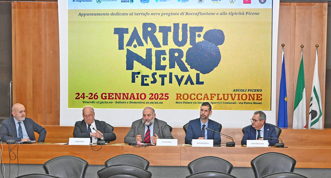 La conferenza stampa di presentazione della prima edizione del "Tartufo nero festival" che si svolge a Roccafluvione (Foto: Regione Marche)