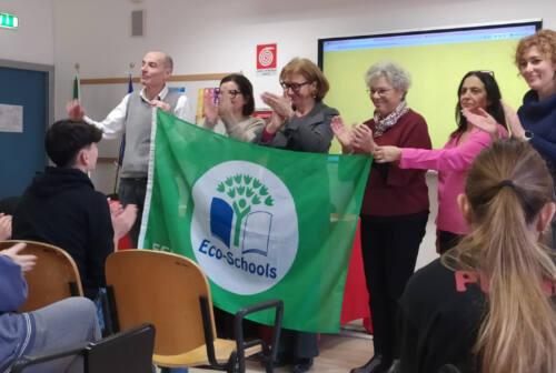 Senigallia, il progetto sul riciclo vale la bandiera Eco-school all’istituto Corinaldesi-Padovano