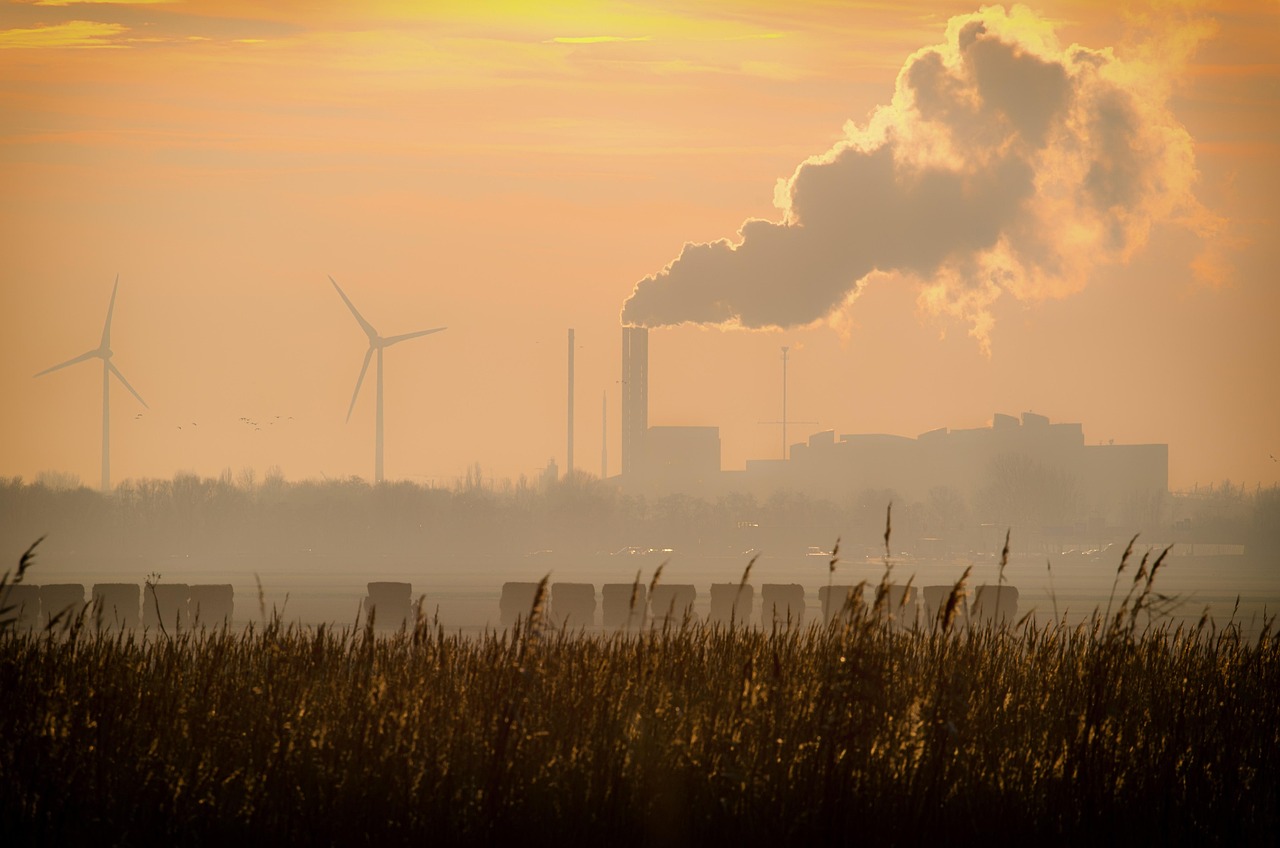 impianto industriale, produzione di energia, termovalorizzatore, inceneritore, clima, cambiamenti climatici, crisi climatica, gestione rifiuti