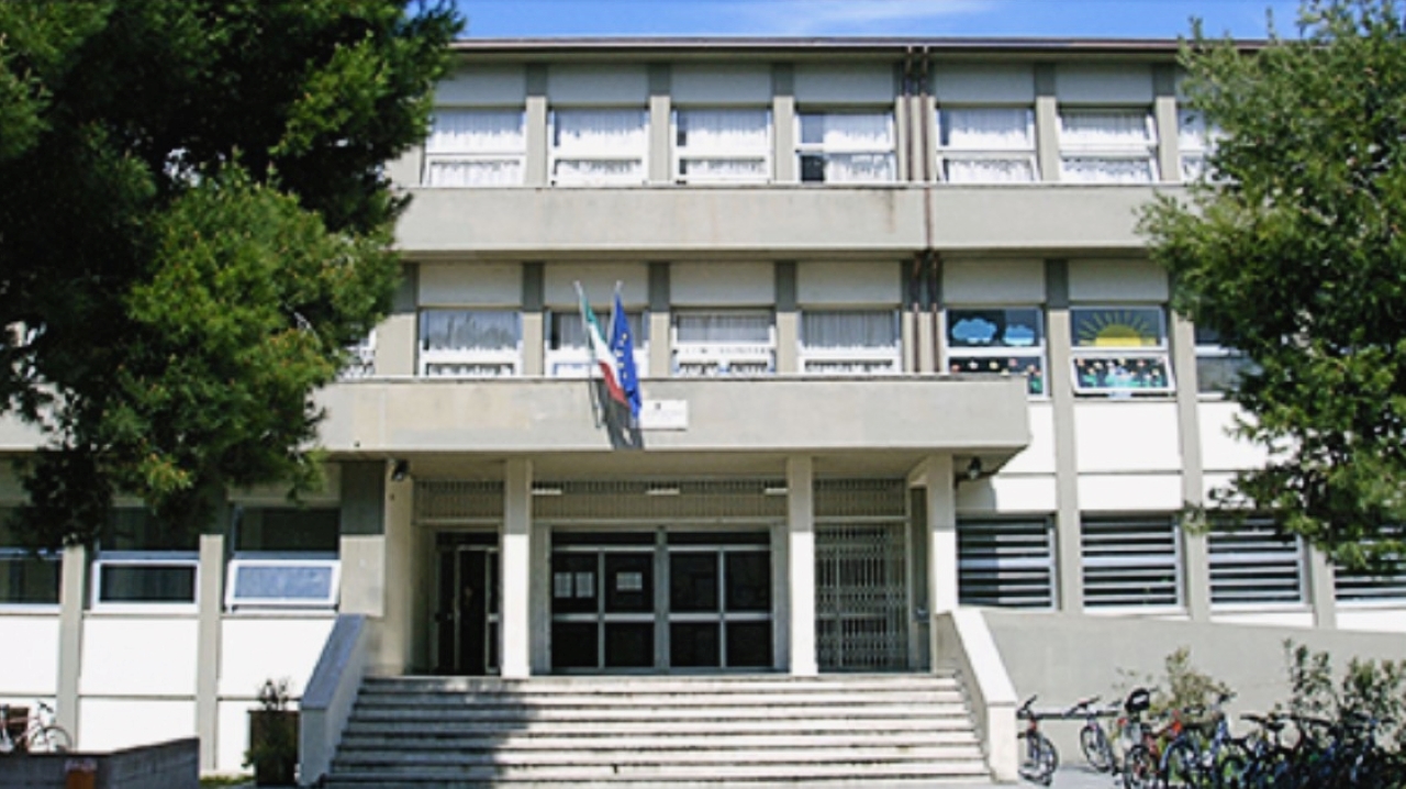 La scuola secondaria di primo grado Marchetti in via dei Gerani a Senigallia, sede dell'istituto comprensivo omonimo