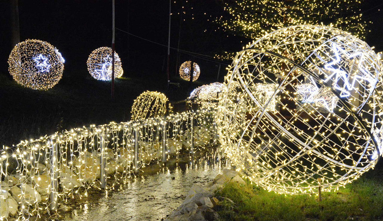 Pieve Torina, successo per il percorso kneipp illuminato con le luci di Natale: proroga e apertura straordinaria nel fine settimana